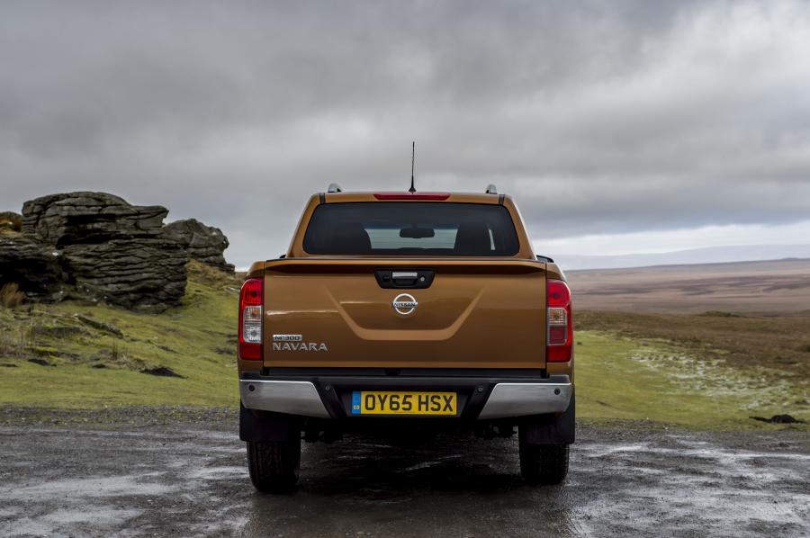  Nissan NP300 Navara Double Cab 2016 года  (UK) (фото 4 из 30)